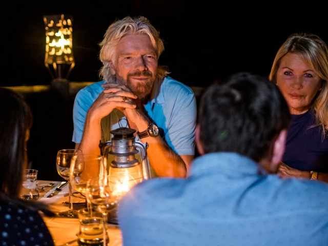 What does Richard Branson do before bed 1